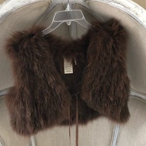 GORGEOUS 100% fox shrug. Max studio